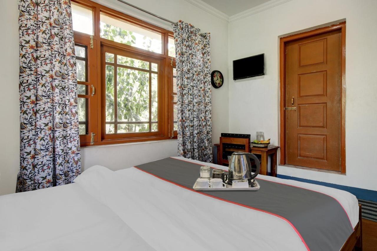 Super Oyo Capital O 91600 The Village Classic Hotel And Restaurant Srinagar  Exterior photo